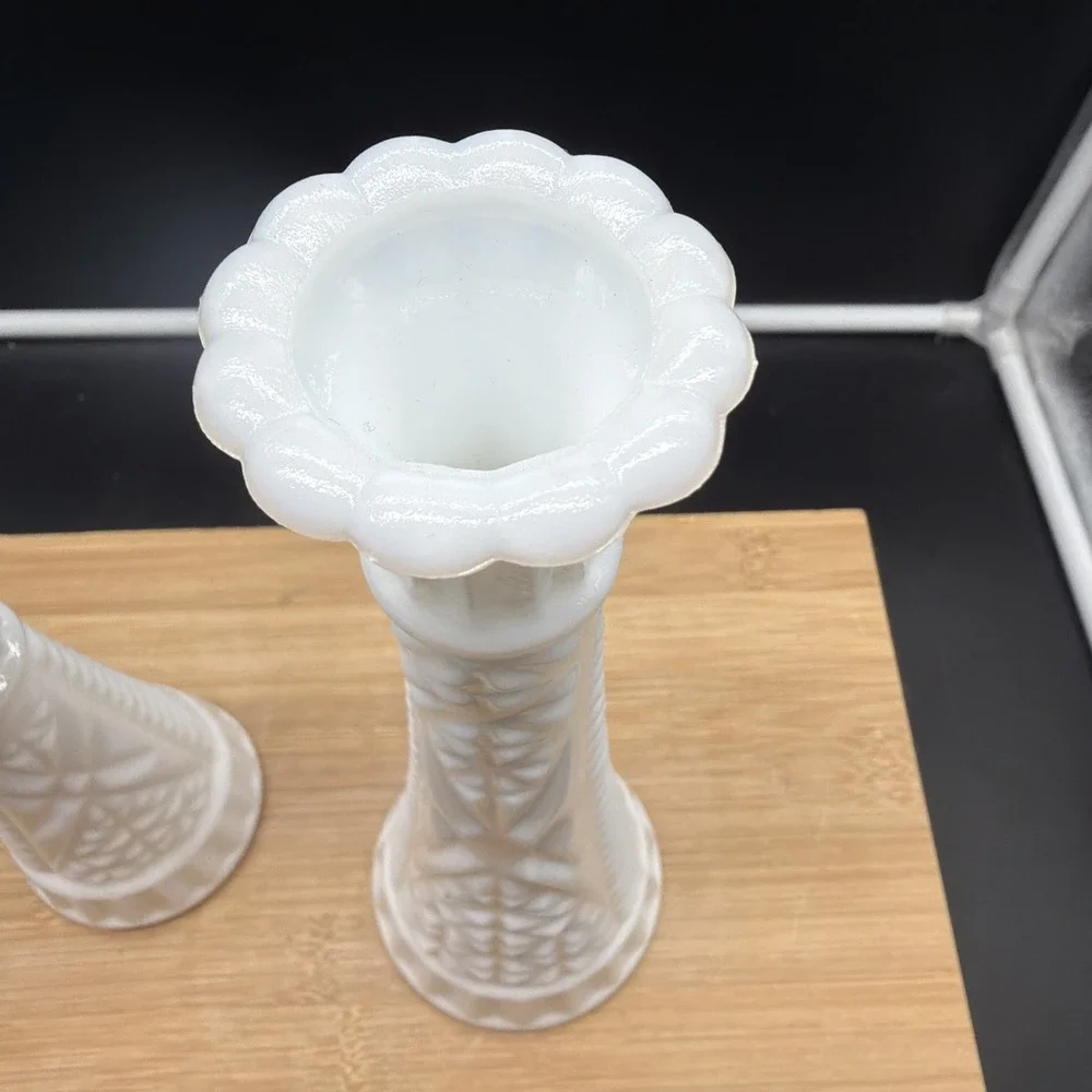 VTG Set Of 2 Anchor Hocking Milk Glass Bud Vase Stars and Bars 9